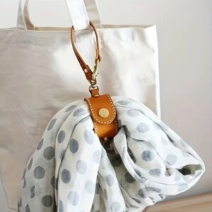 🔴 Multifunctional Glove or Scarf Holder